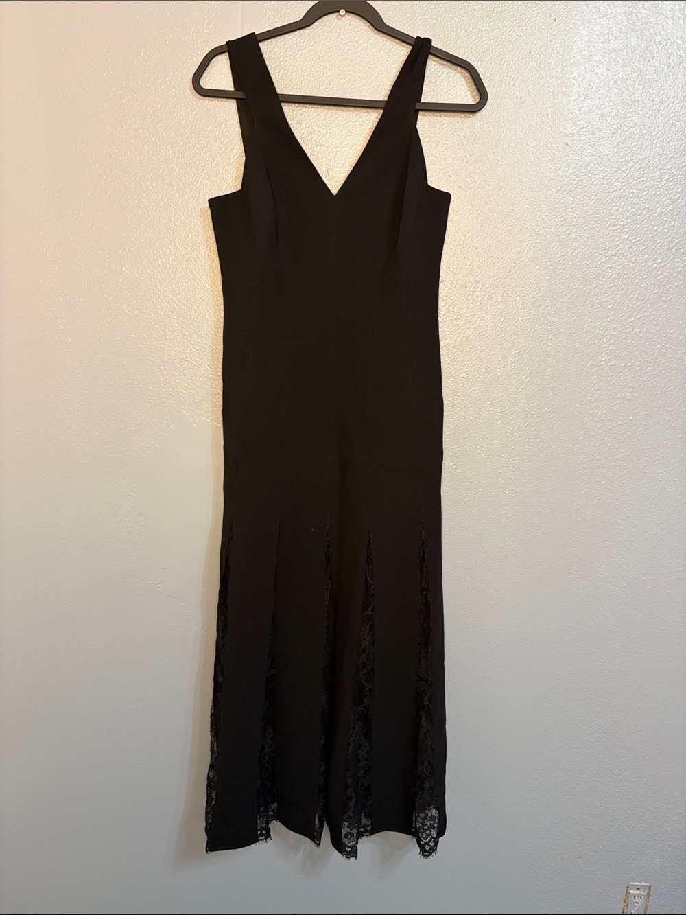A.L.C.
Sophie II Pants Classic Black V-Neck Midi Dress